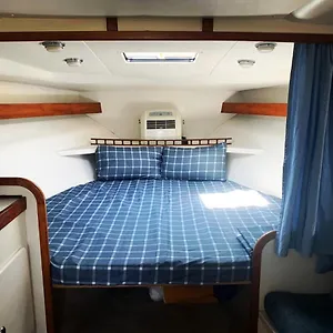 Cozy Private Two Yacht In Barcelona With Free Parking , Sant Adrià de Besòs Espagne